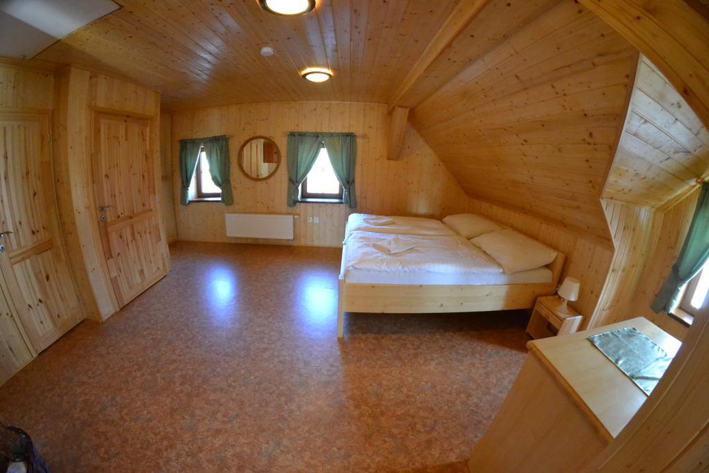 Apartmany U Jezera Na Namesti Фримбурк Екстериор снимка