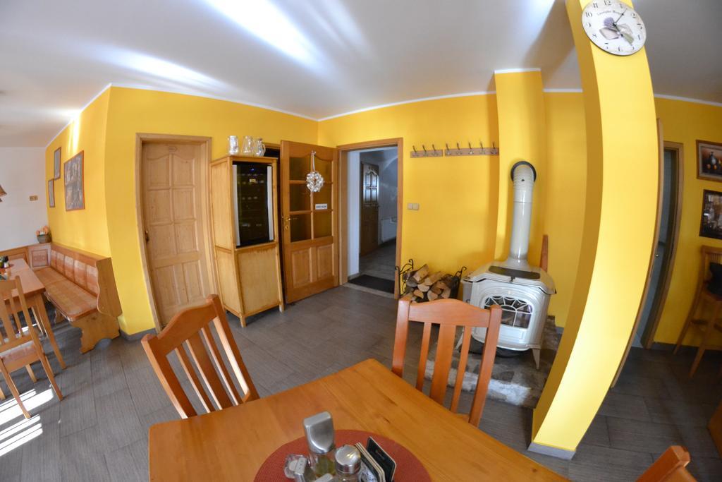 Apartmany U Jezera Na Namesti Фримбурк Екстериор снимка